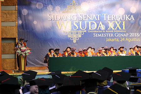 Semarak Wisuda ke-XXI Universitas Al azhar Indonesia