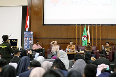 UAI Student Invites The Youth to Improve Indonesian Diplomacy in Global Stage