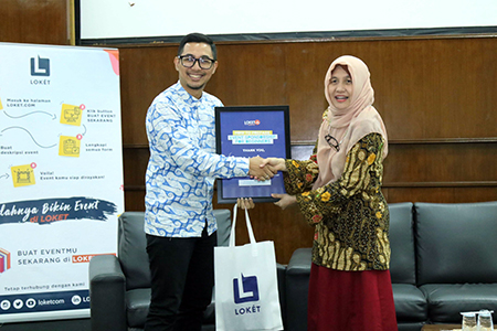 Loket Talks Goes to Universitas Al Azhar Indonesia