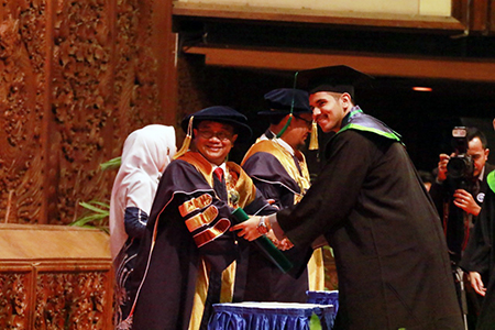 Wisuda XXII Universitas Al Azhar Indonesia Luluskan 311 Mahasiswa