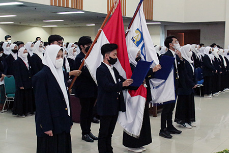 Menuju Perkuliahan Tatap Muka, UAI Kembali Rasakan Euforia Pelantikan Mahasiswa Baru