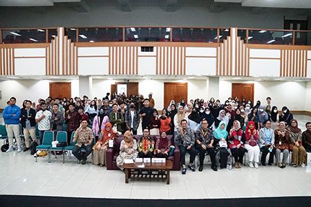 Fakultas Ilmu Pengetahuan Budaya Universitas Al-Azhar Indonesia Kenalkan Program Studi ke Calon Mahasiswa Baru Dengan Pementasan Budaya