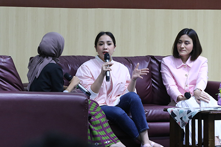 Nagita Slavina dan Samanta Elsener Sampaikan Pentingnya Menjaga Kesehatan Mental di Acara Kolaborasi UAI & BUND Lifetainment, Talkshow “EMPOWHER: Coloring Airy Minds: Therapy for MentalHealth”            